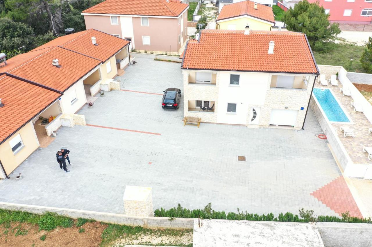 Apartmani Lukic Vir Bagian luar foto